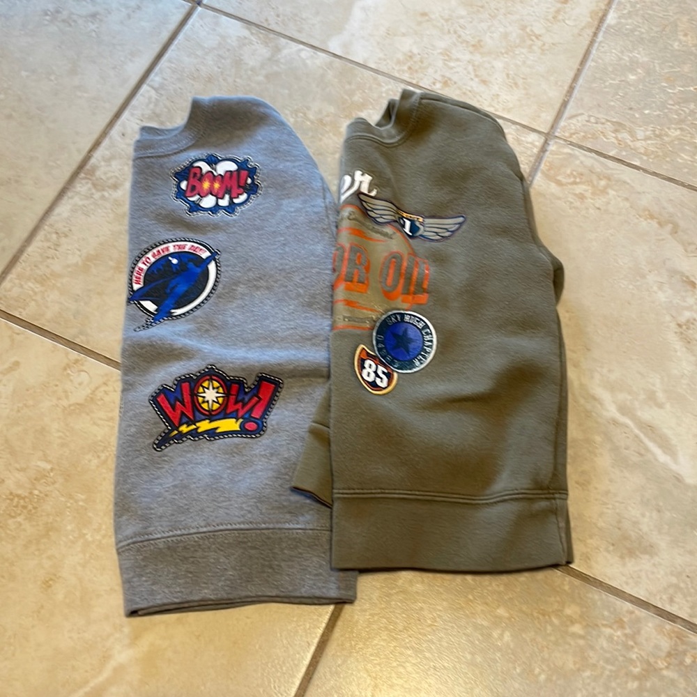 Bundle of 2 Sweatshirts - Size 4T